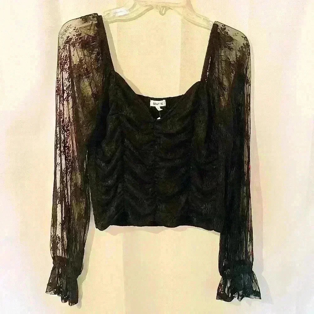 Juniors' Ruched Lace Sweetheart-Neck Top